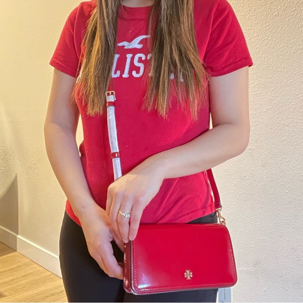 New, authentic tory burch Emerson patent mini crossbody red - Picture 12 of 13
